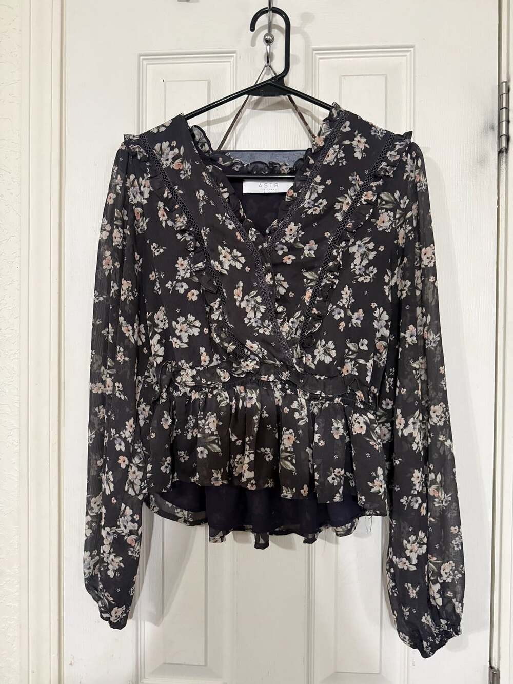 ASTR the Label Floral Print Ruffle Long Sleeve Blouse Fall Transition